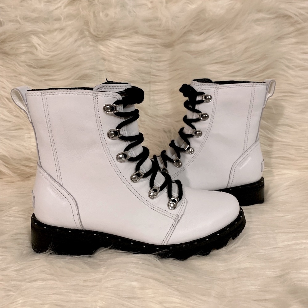 *NEW* SOREL Lennox Lace Bootie - White